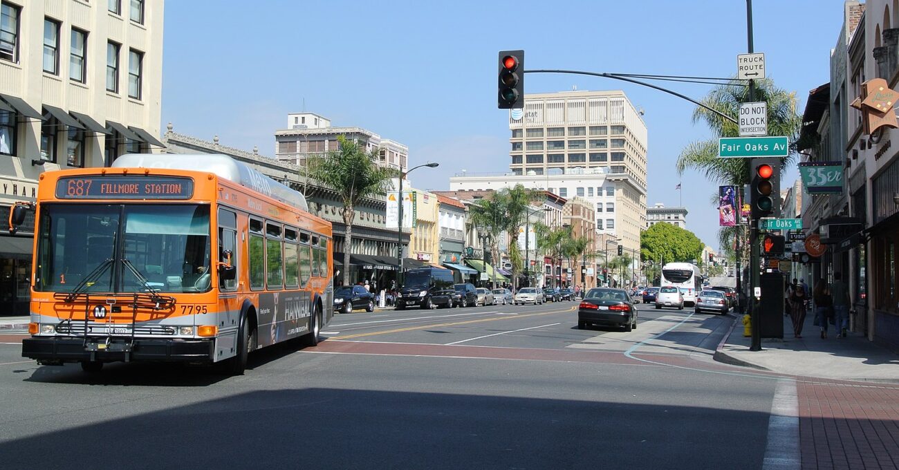 Old Town Pasadena (intersection Fair Oaks Ave and Colorado Blvd) and Metro Local bus