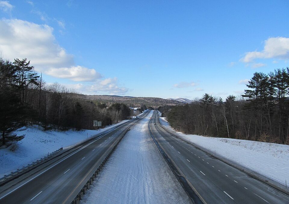 Interstate 89 northbound in Hartford, Vermont
